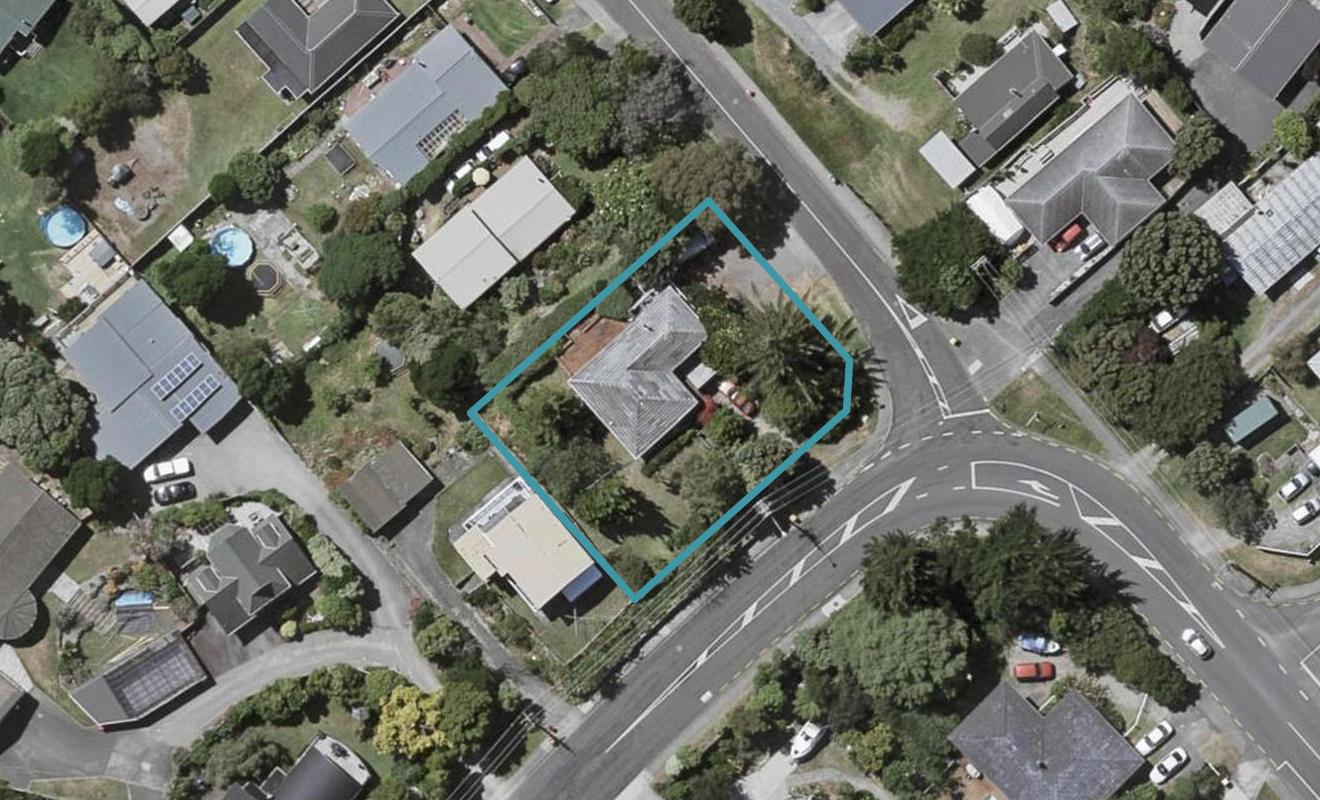 8 Martin Road, Paraparaumu Beach, Paraparaumu - Carousel 1