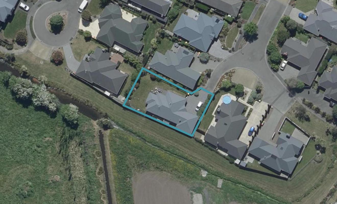 12 Hideaway Gate, Parklands, Christchurch - Carousel 1