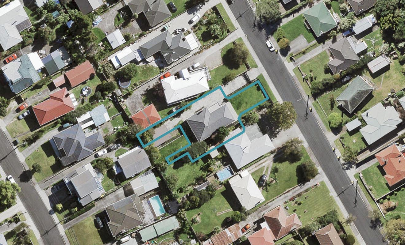 4/8 Kereru Street, Henderson, Auckland - Carousel 1