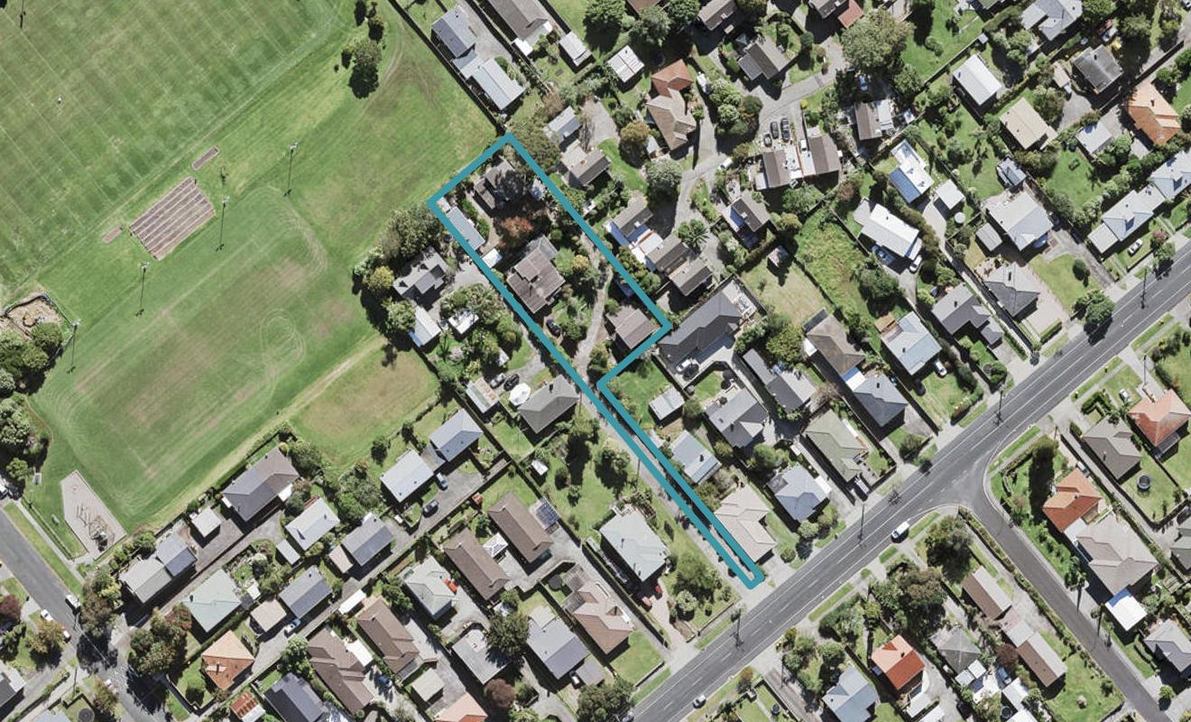 57 Hutchinson Avenue, New Lynn, Auckland - Carousel 1
