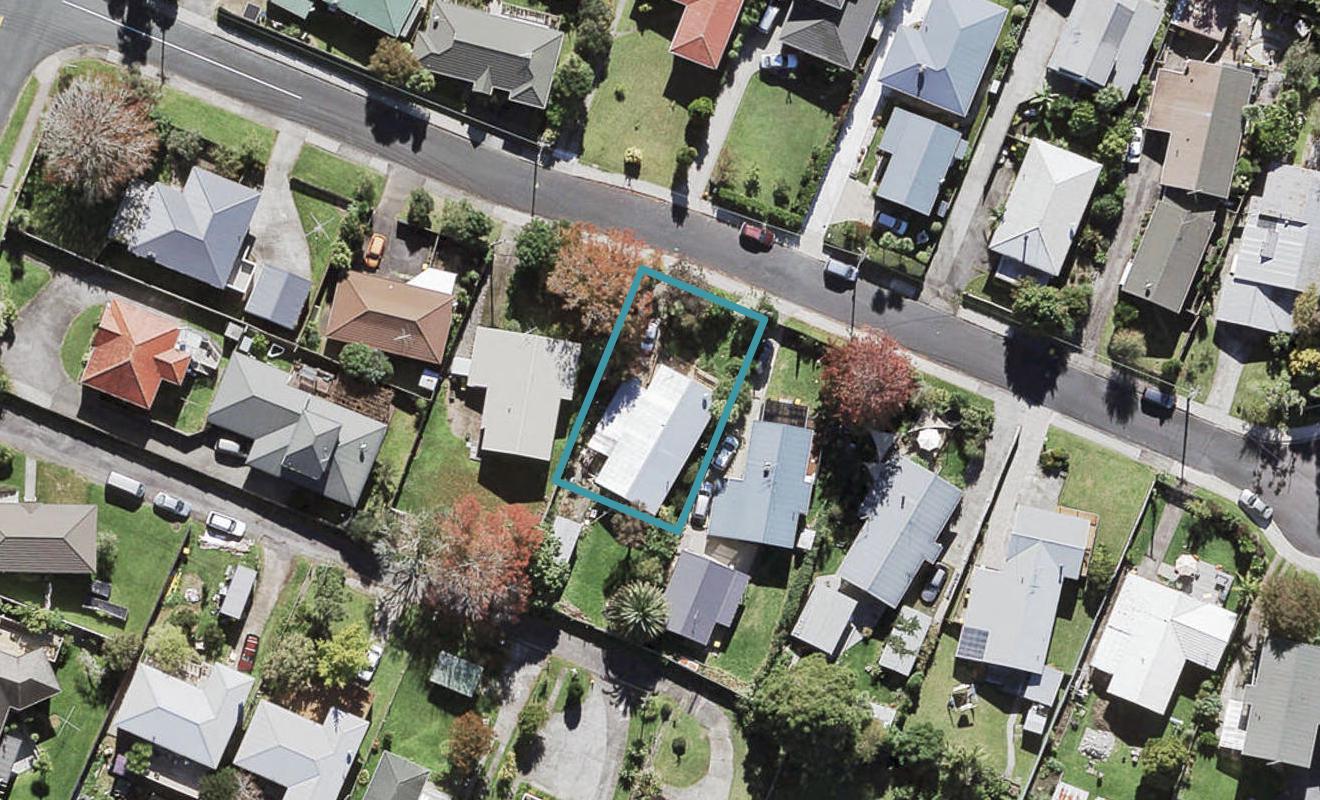 3 Rickards Place, New Lynn, Auckland - Carousel 1
