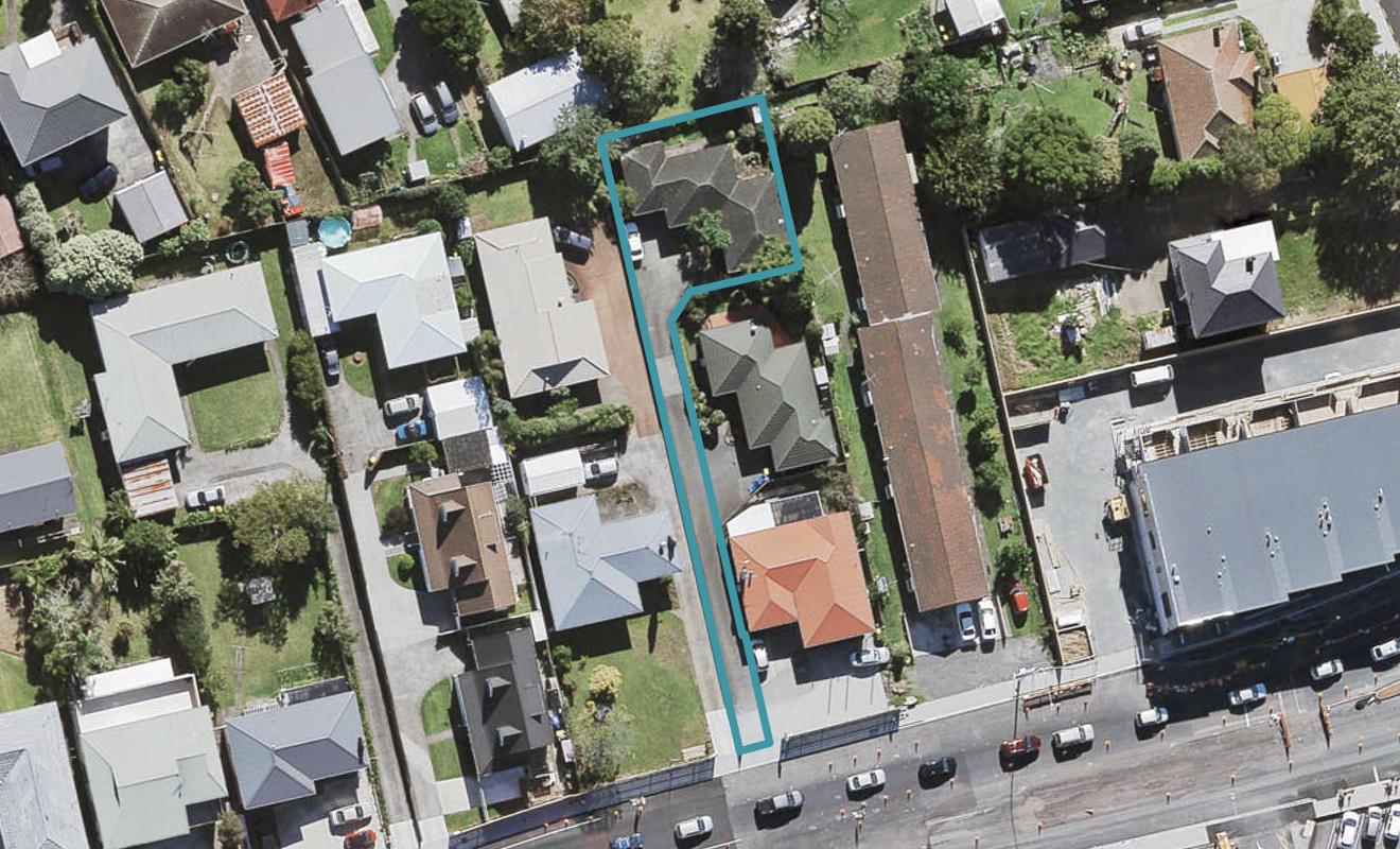220C Edmonton Road, Te Atatu South, Auckland - Carousel 1