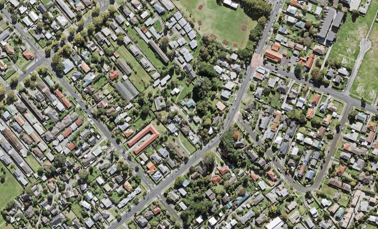 19 Hutchinson Avenue, New Lynn, Auckland - Carousel 1