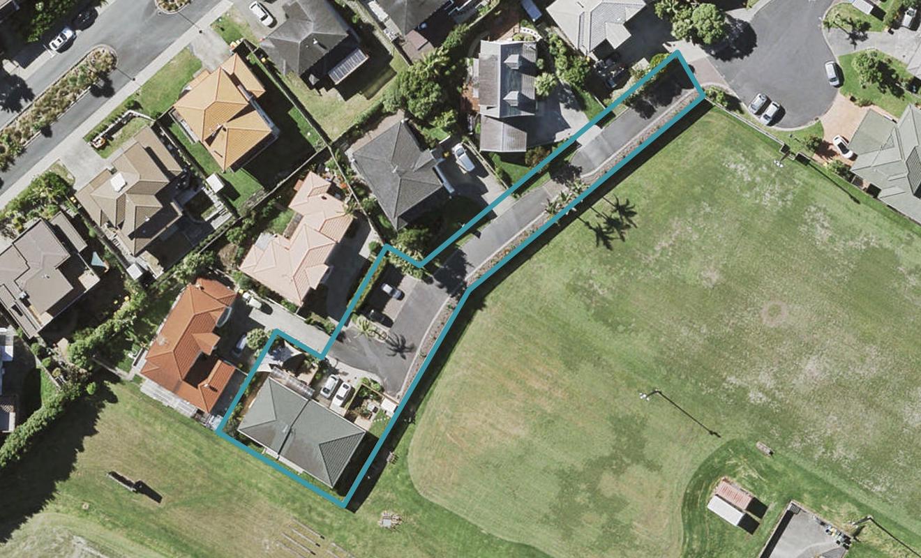 31 Noel Williams Place, Windsor Park, Auckland - Carousel 1