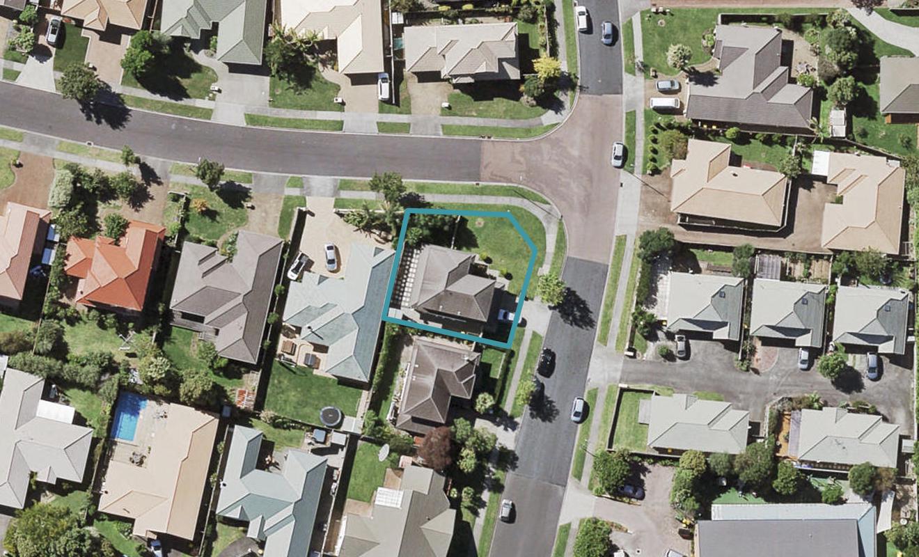 81 Bob Charles Drive, Golflands, Auckland - Carousel 1