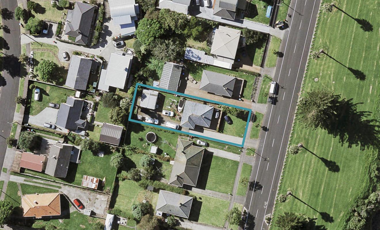 167 Riverside Avenue, Point England, Auckland - Carousel 1