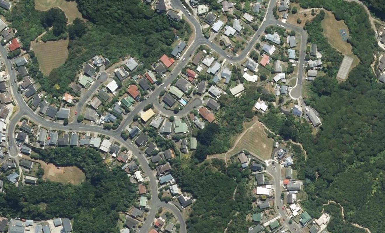 16 Livet Place, Papakowhai, Porirua - Carousel 1