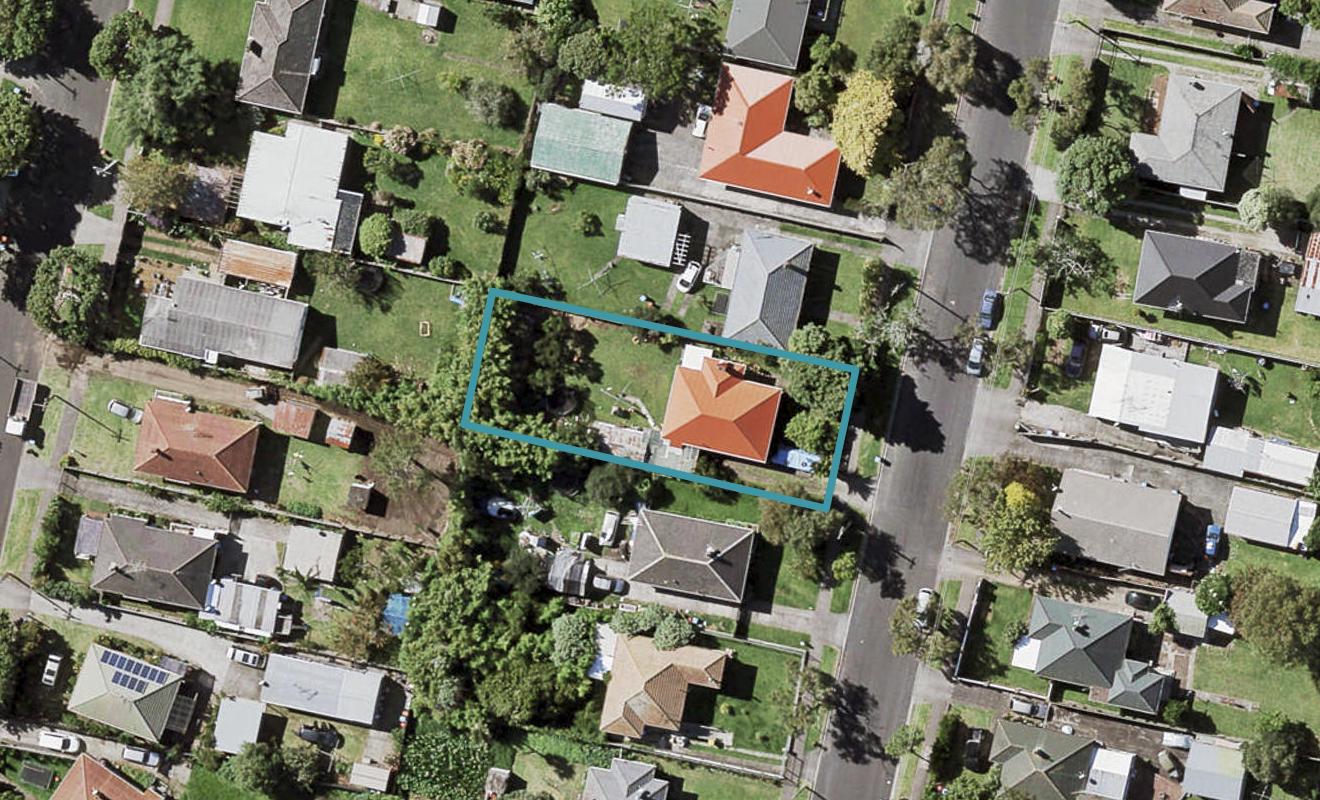 43 Tamatea Avenue, Point England, Auckland - Carousel 1