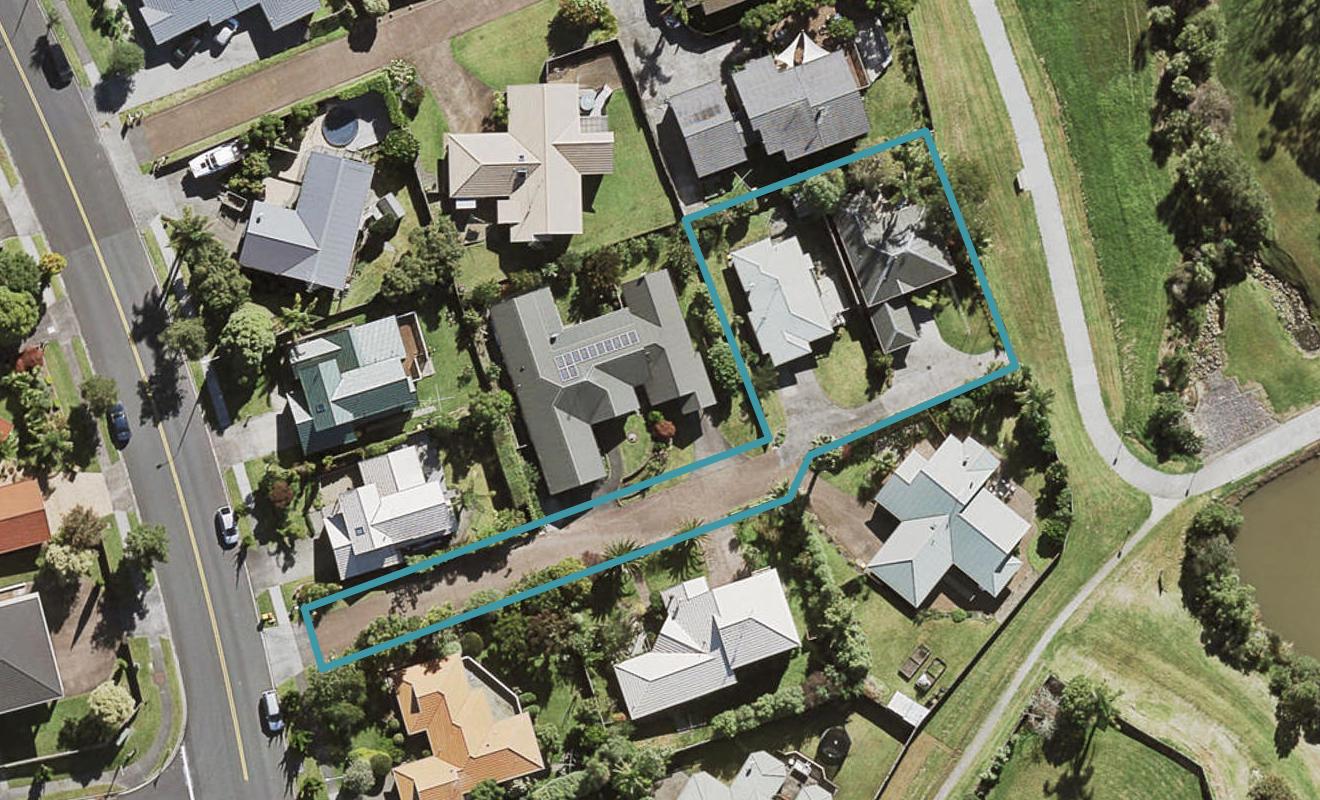 2/45 Unsworth Drive, Unsworth Heights, Auckland - Carousel 1
