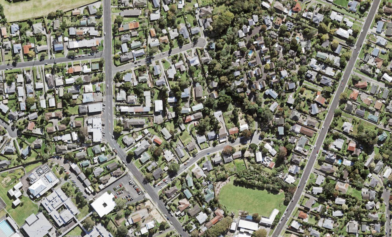 2/12 Beswick Place, Birkdale, Auckland - Carousel 1