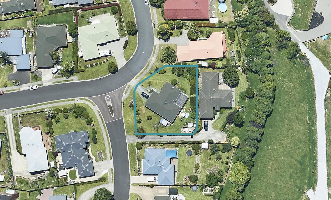2 Highcroft Place, Welcome Bay, Tauranga - Carousel 1