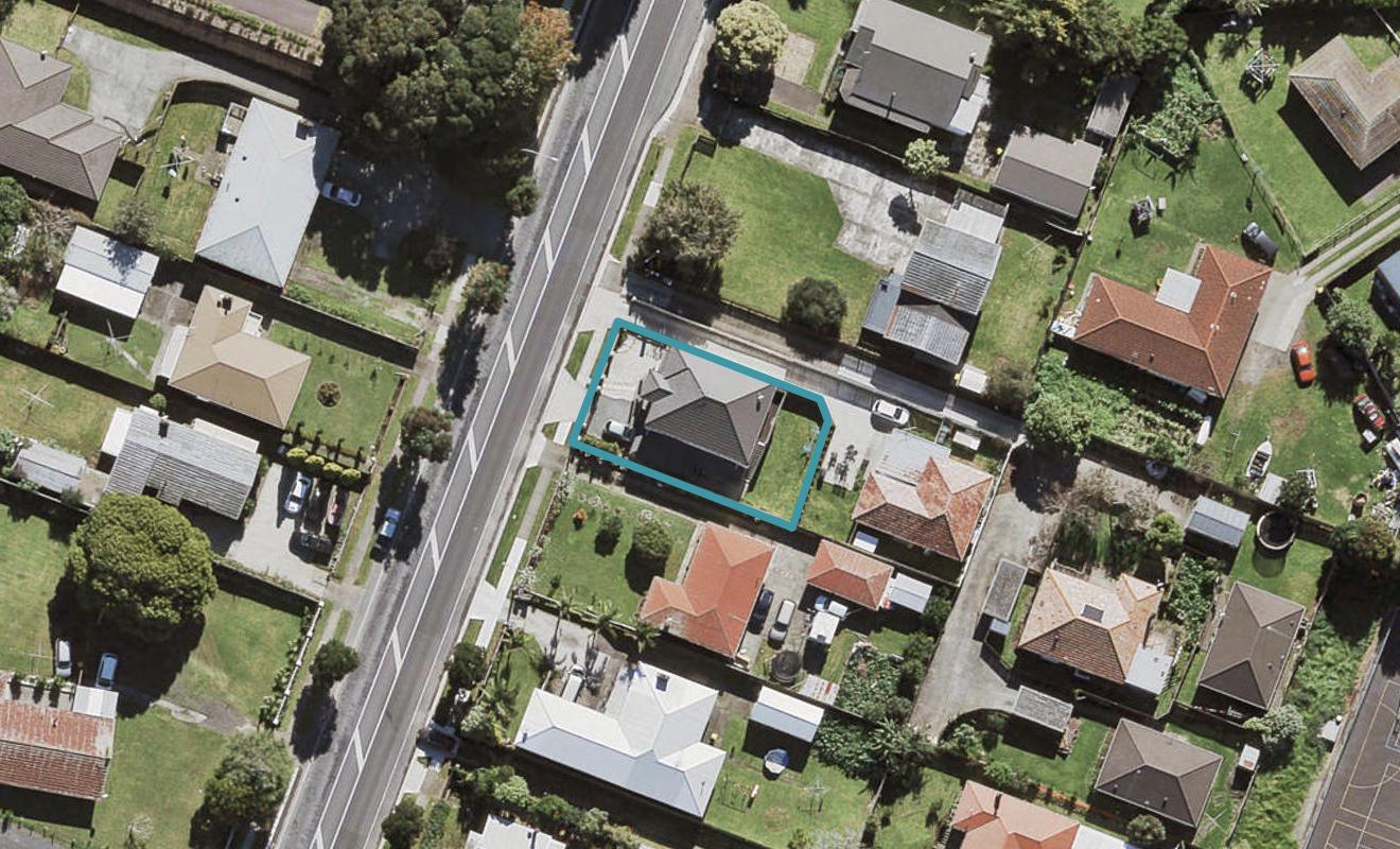 62 Mckenzie Road, Mangere Bridge, Auckland - Carousel 1
