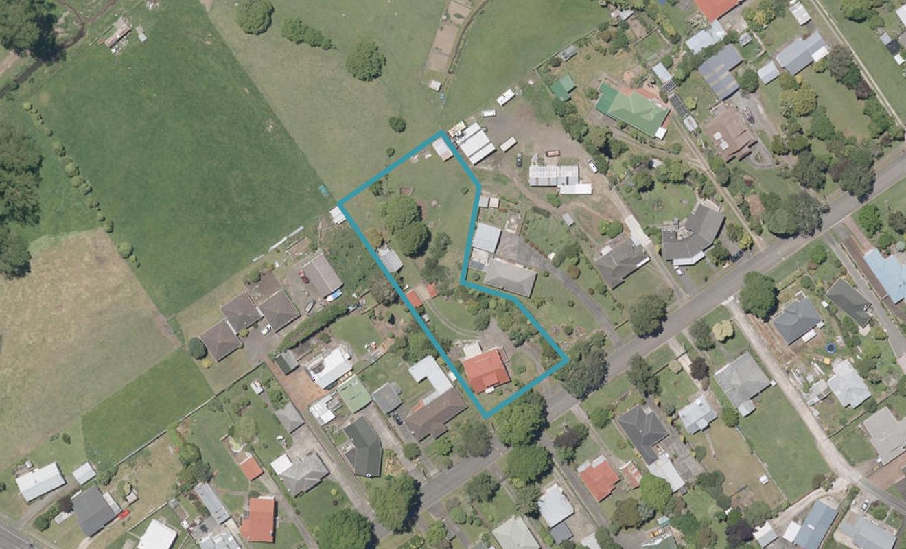 11 Benefield Street, Whanganui East, Whanganui - Carousel 1
