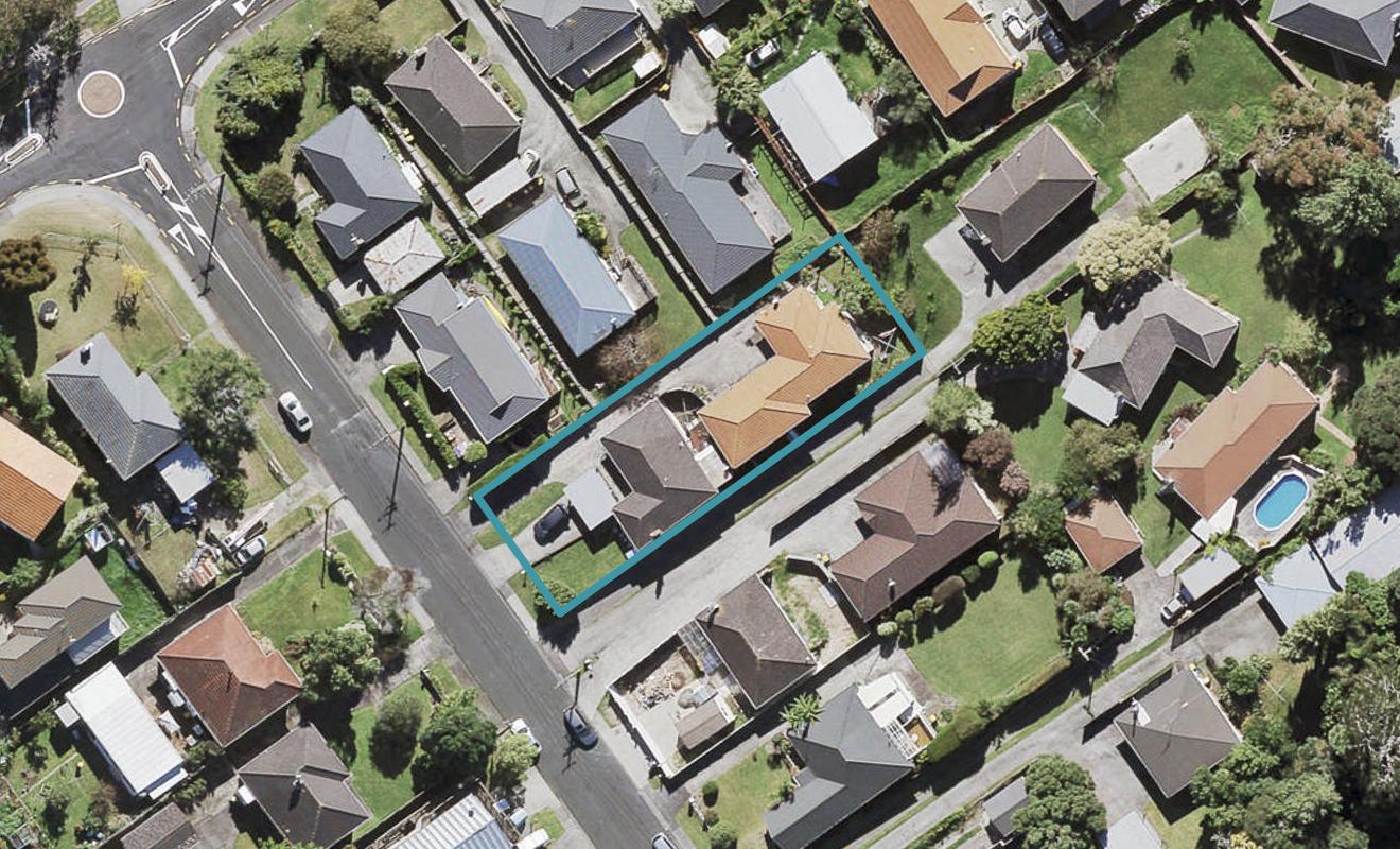 4 Ayrton Street, Te Atatu South, Auckland - Carousel 1