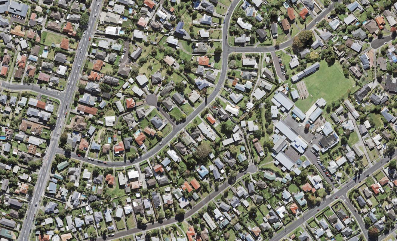 29 Tiroroa Avenue, Te Atatu South, Auckland - Carousel 1