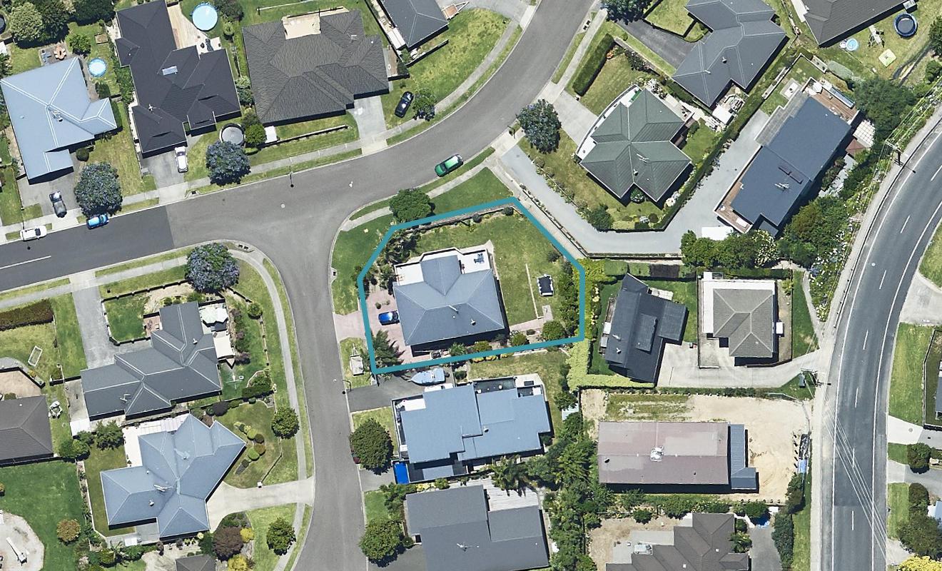 1 Highlander Place, Welcome Bay, Tauranga - Carousel 1
