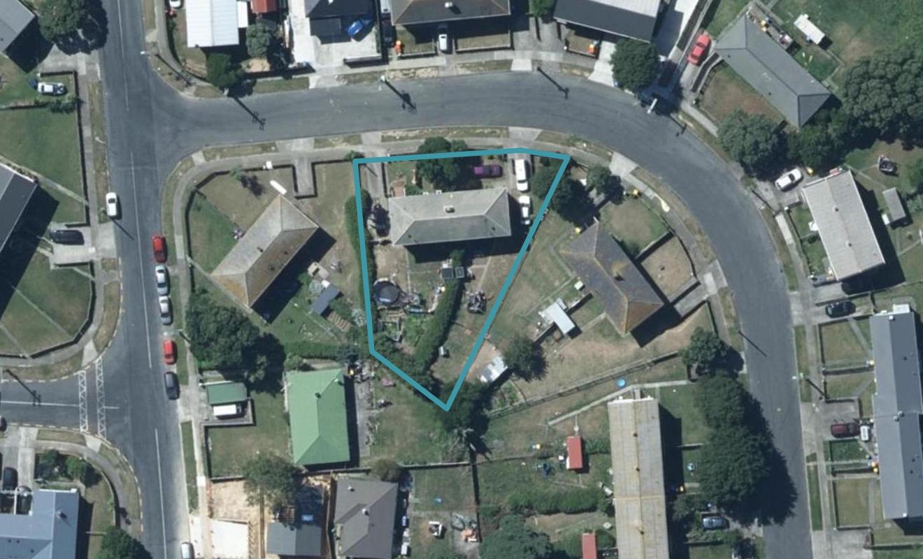 4 Leicester Street, Cannons Creek, Porirua - Carousel 1