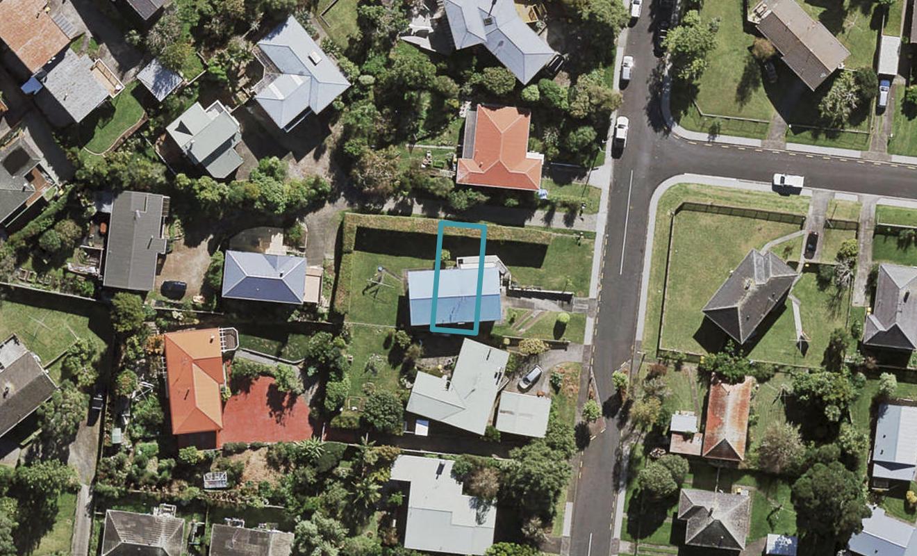 32C Potter Avenue, Northcote, Auckland - Carousel 1