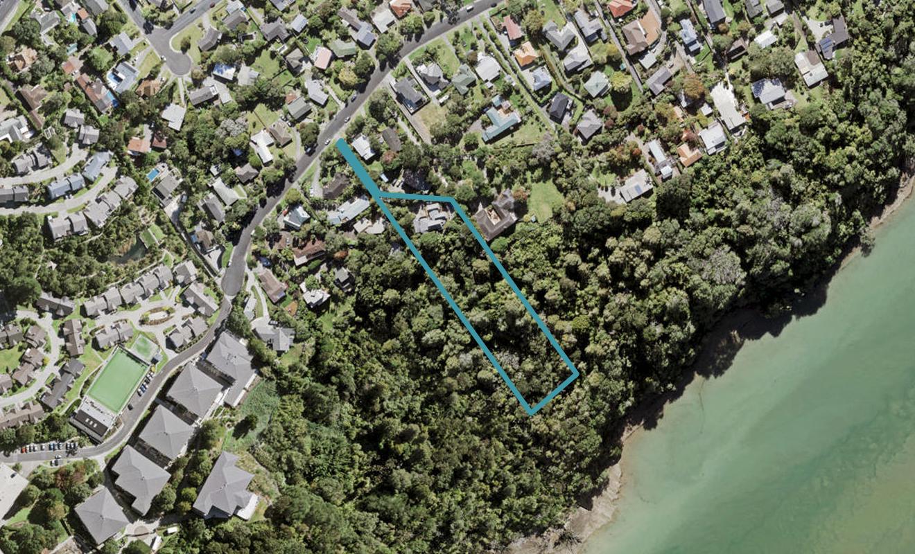 182 Cliff View Drive, Green Bay, Auckland - Carousel 1