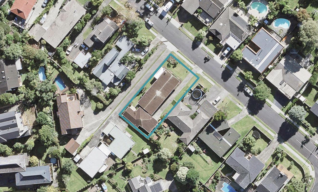 10 King Richard Place, Browns Bay, Auckland - Carousel 1