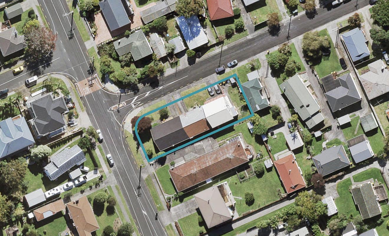 2/1A Marlene Avenue, Te Atatu South, Auckland - Carousel 1