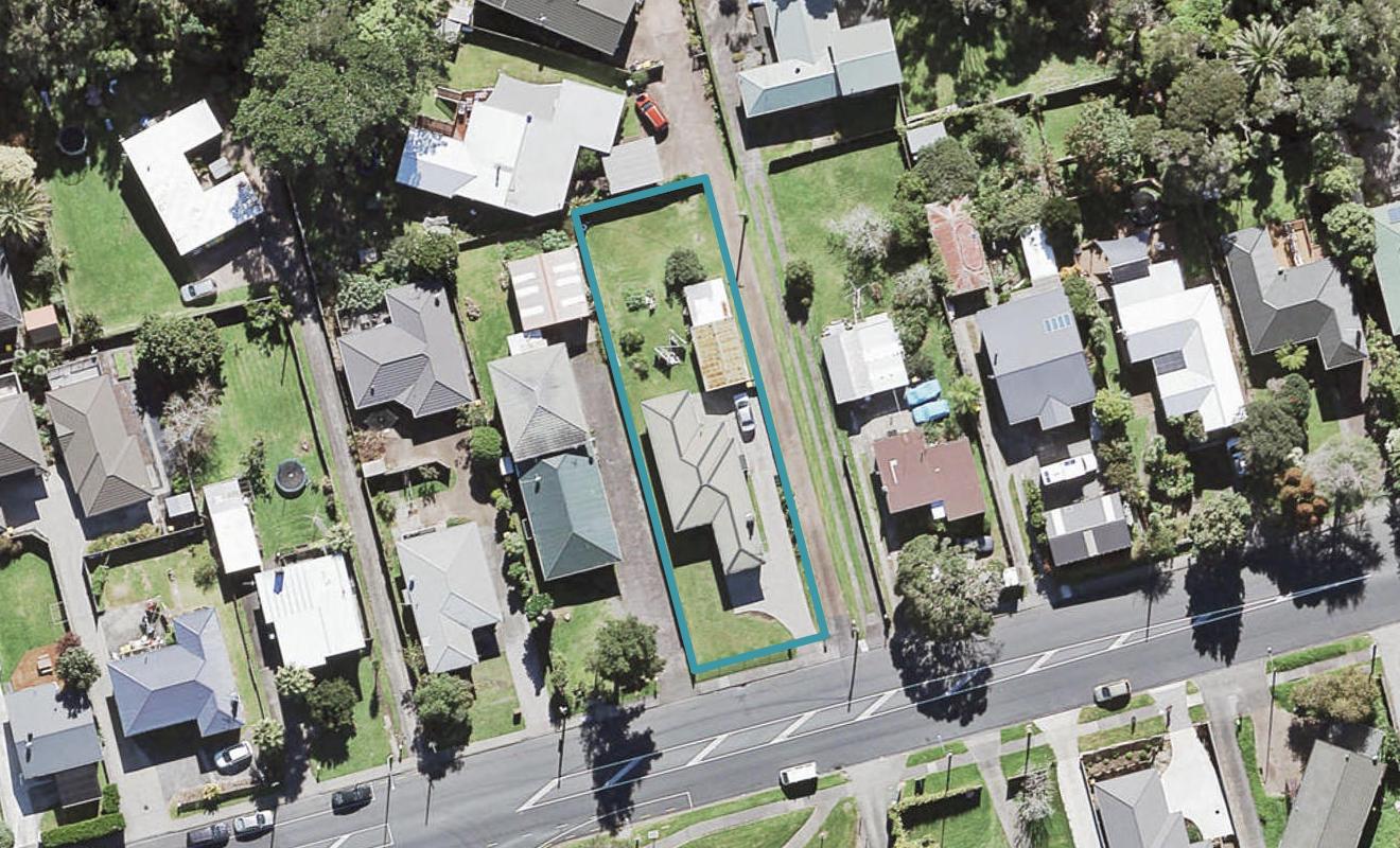 53 Godley Road, Green Bay, Auckland - Carousel 1