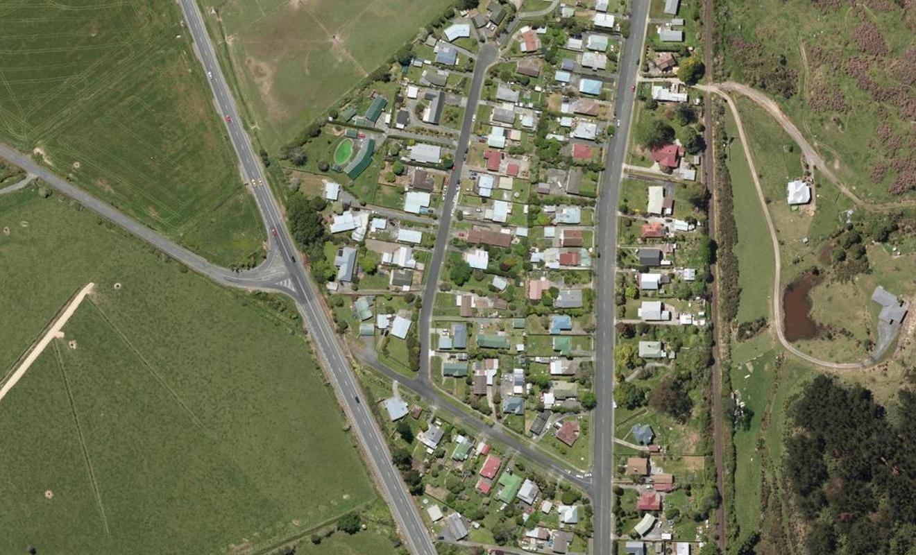 6 Clark Street, Hikurangi, Hikurangi - Carousel 1