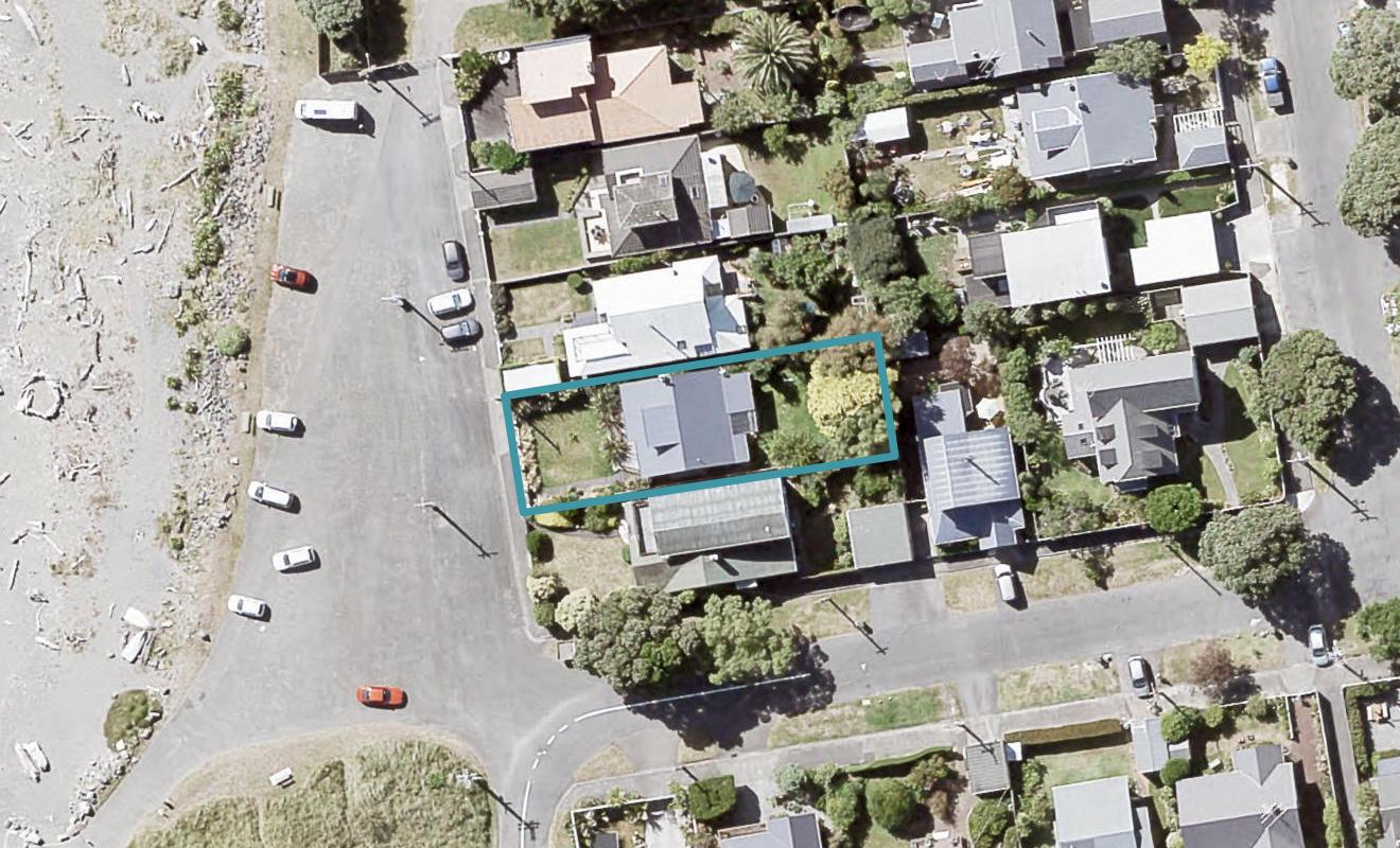 22 Maire Street, Eastbourne, Lower Hutt - Carousel 1