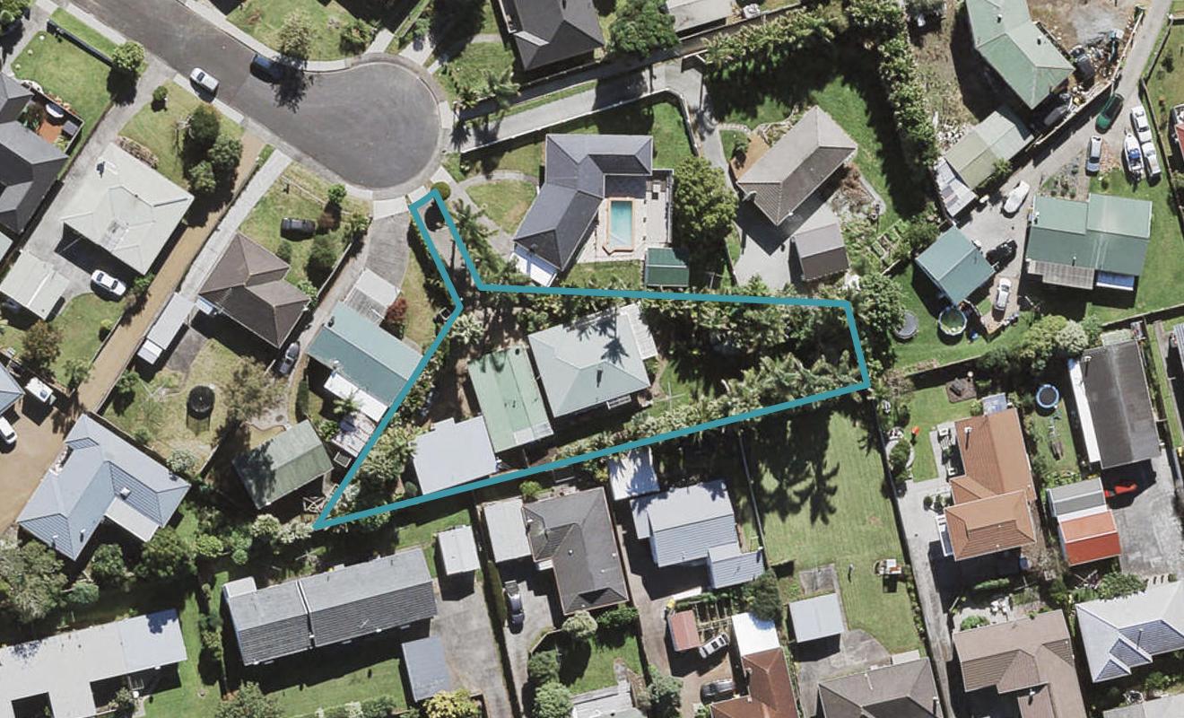 35 Mackenzie Street, Te Atatu South, Auckland - Carousel 1