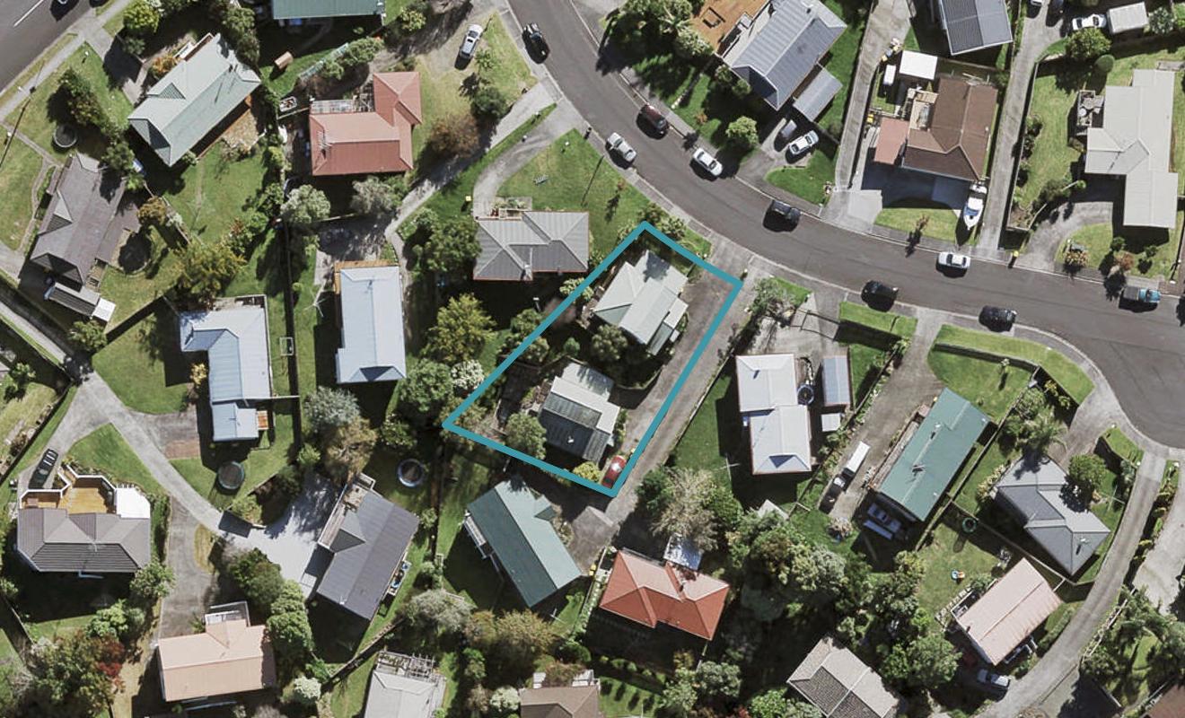 1/9 Grenadine Place, Unsworth Heights, Auckland - Carousel 1