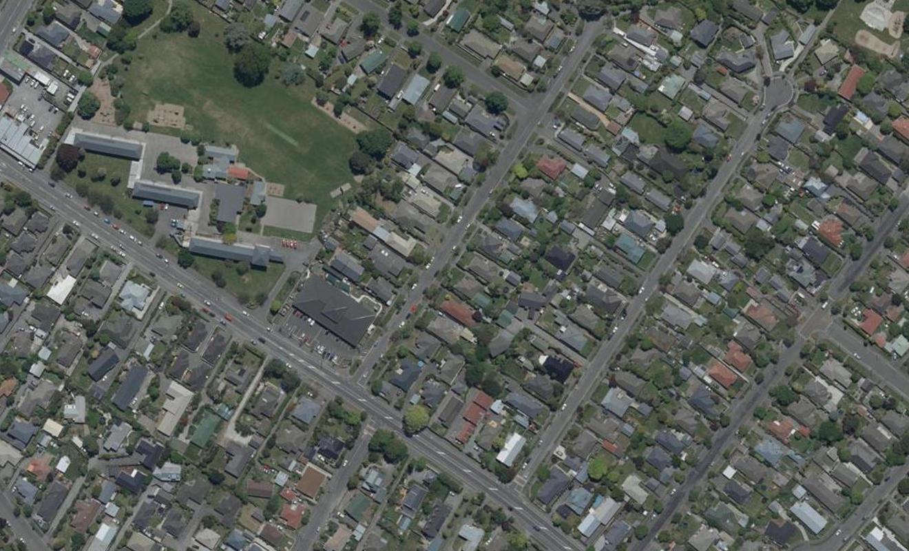 8 Manor Place, Bryndwr, Christchurch - Carousel 1
