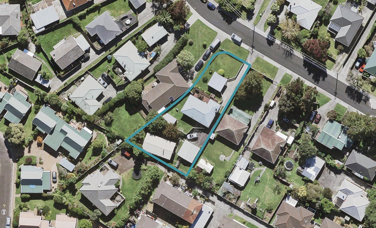1/6 Duncan Avenue, Te Atatu South, Auckland - Carousel 1