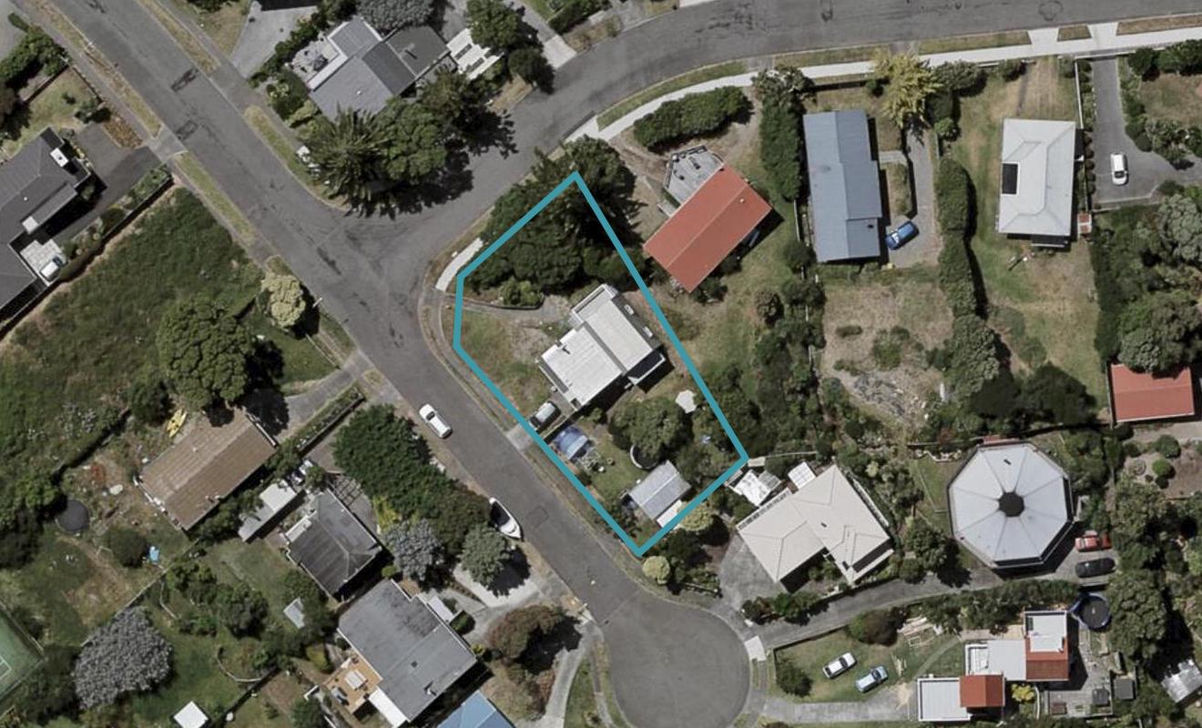 7 Frances Street, Waikanae Beach, Waikanae - Carousel 1