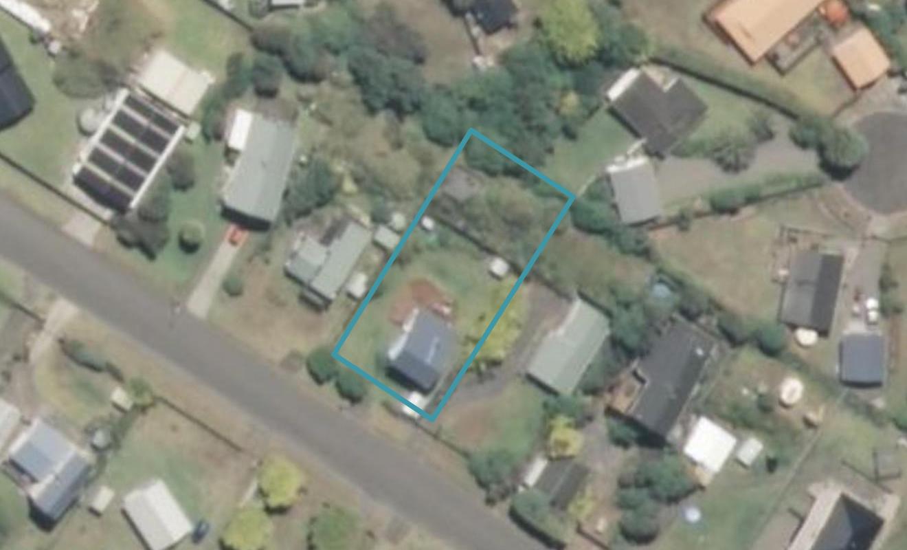 17 James Street, Waikawa Beach, Levin - Carousel 1