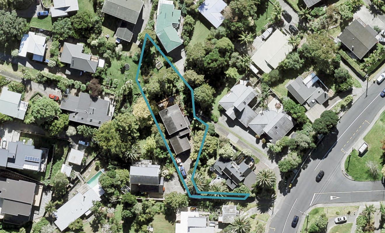 896 Beach Road, Waiake, Auckland - Carousel 1