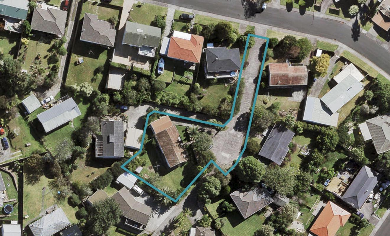 33 Donovan Avenue, Massey, Auckland - Carousel 1