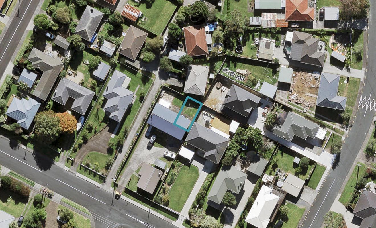 8/57 Taikata Road, Te Atatu Peninsula, Auckland - Carousel 1