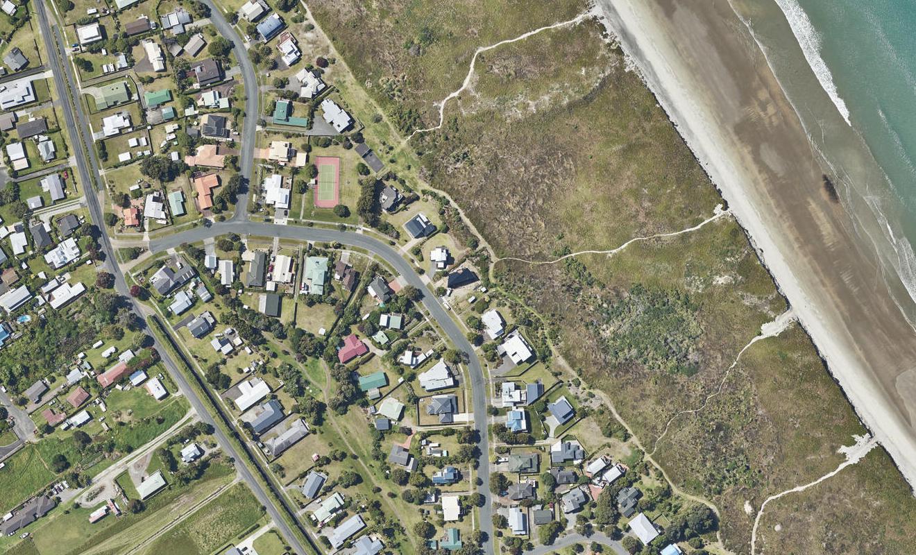 21 Papaunahi Road, Bowentown, Waihi Beach - Carousel 1
