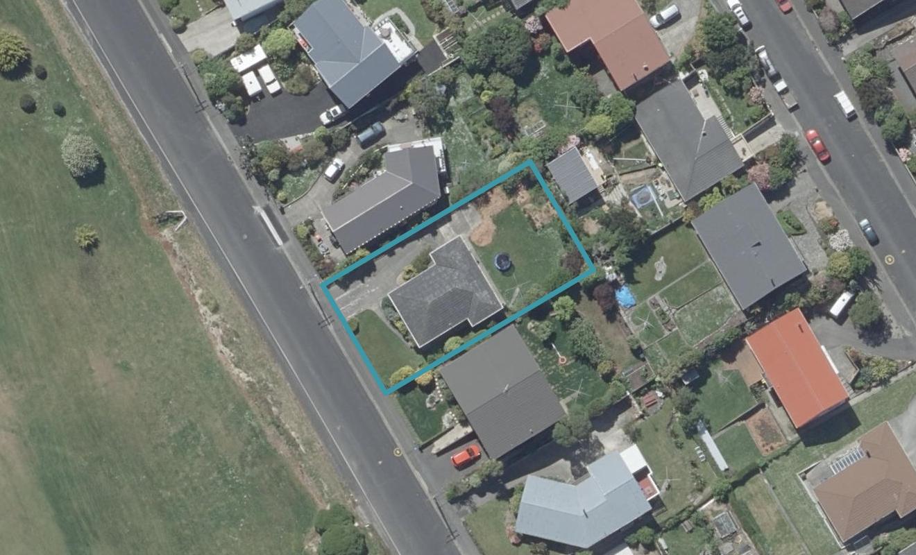 71 Isadore Road, Saint Clair, Dunedin - Carousel 1