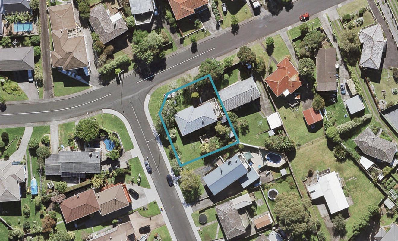 17 Felgrove Street, Glendene, Auckland - Carousel 1