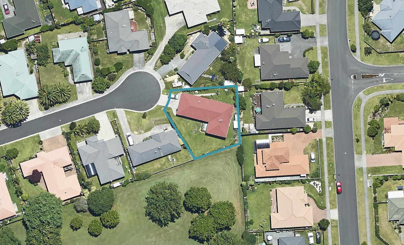 10 Molyneux Place, Welcome Bay, Tauranga - Carousel 1