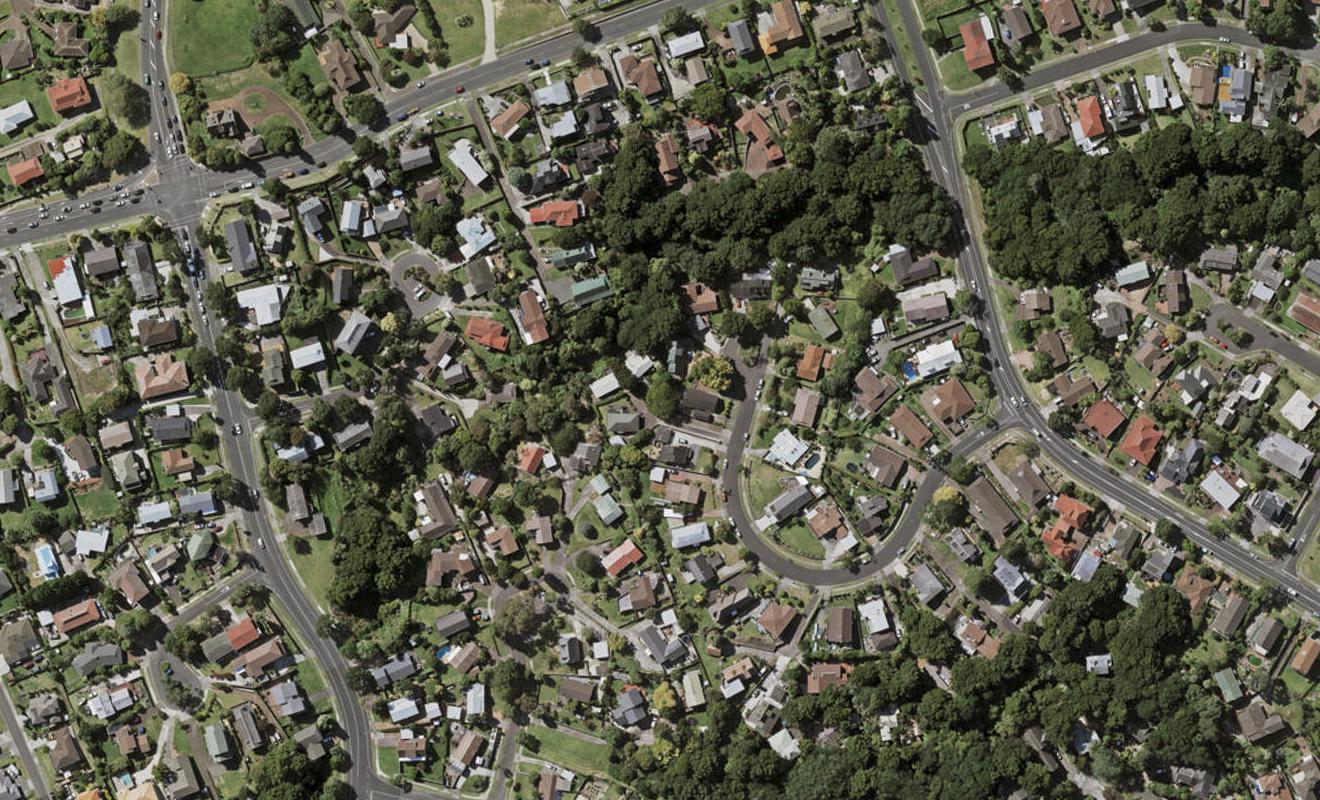 42 Kingsclere Place, Goodwood Heights, Auckland - Carousel 1