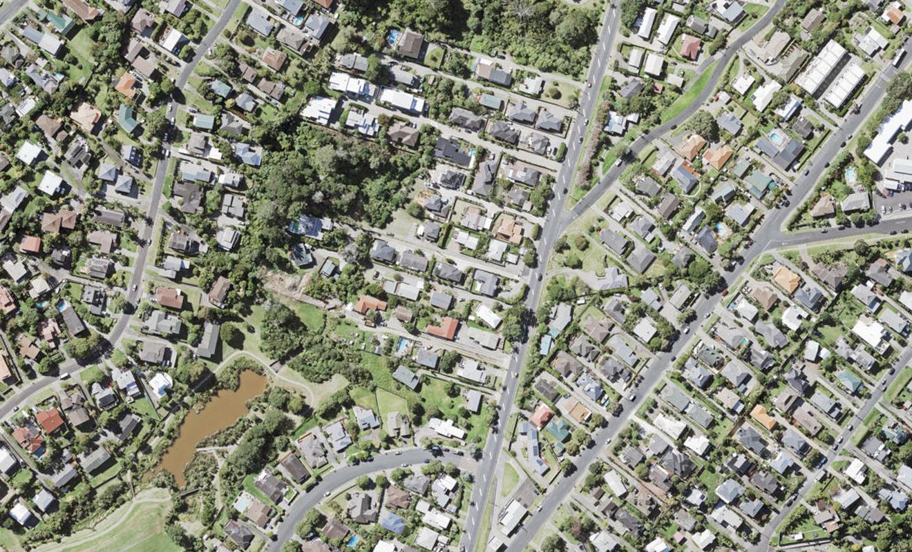 664A Beach Road, Browns Bay, Auckland - Carousel 1
