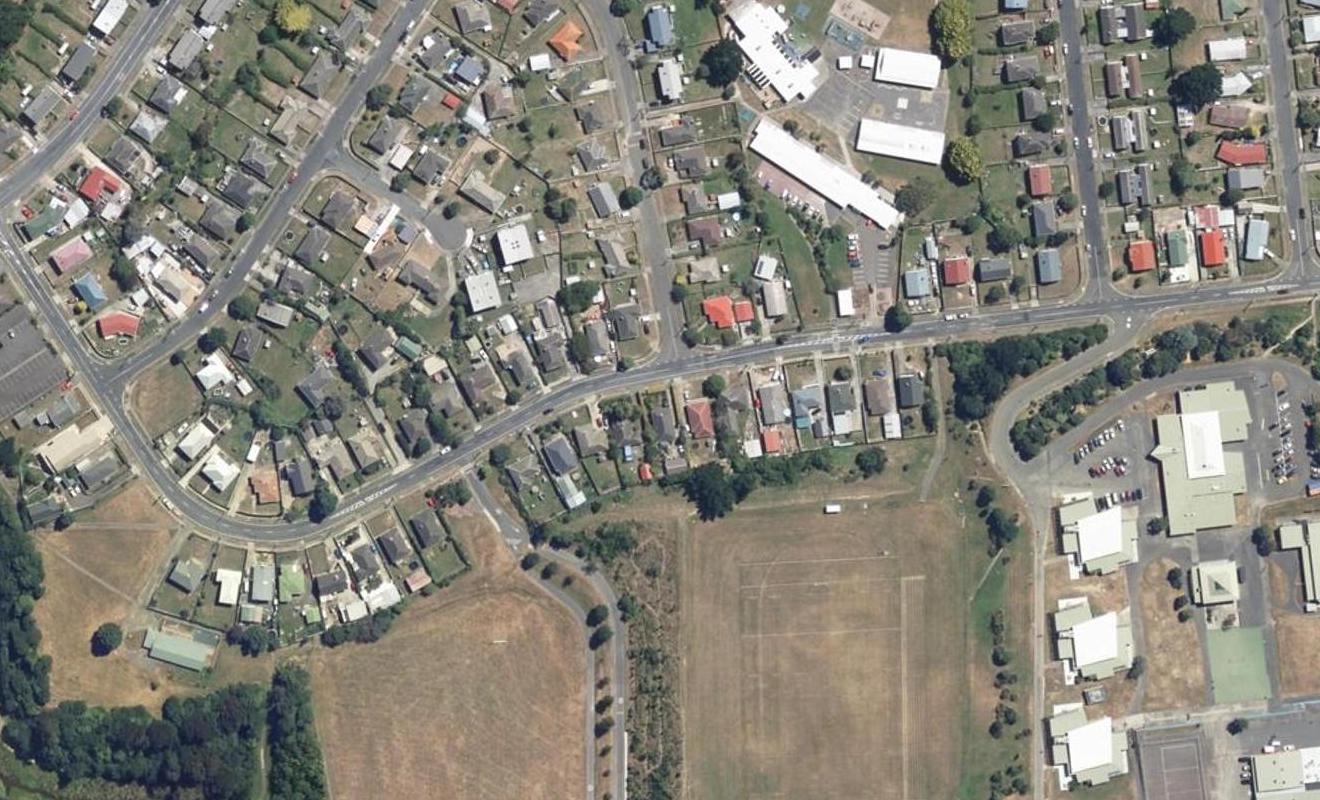44 Driver Crescent, Cannons Creek, Porirua - Carousel 1