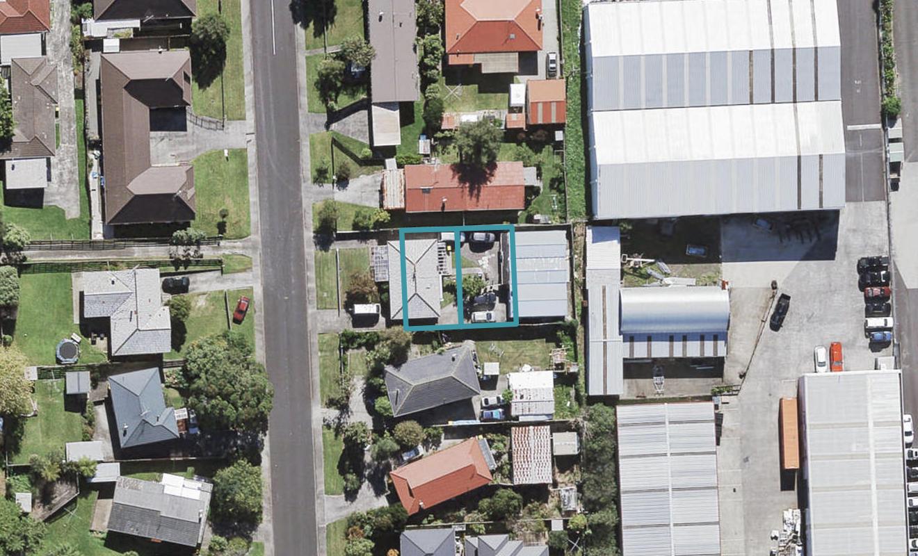 4A Finlow Drive, Te Atatu South, Auckland - Carousel 1