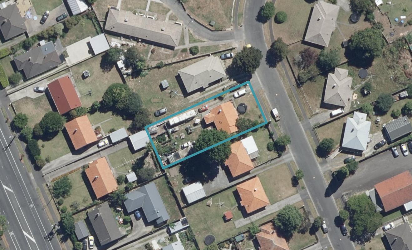 15 Ross Crescent, Fairfield, Hamilton - Carousel 1