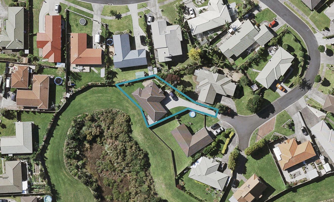 9 Lutana Place, Burswood, Auckland - Carousel 1