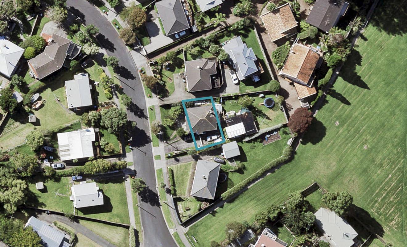16B Silverton Avenue, Wai o Taiki Bay, Auckland - Carousel 1