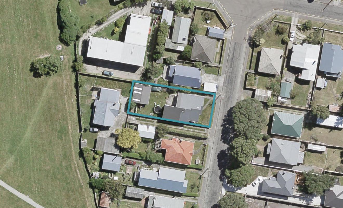 11 Pitt Street, Moera, Lower Hutt - Carousel 1
