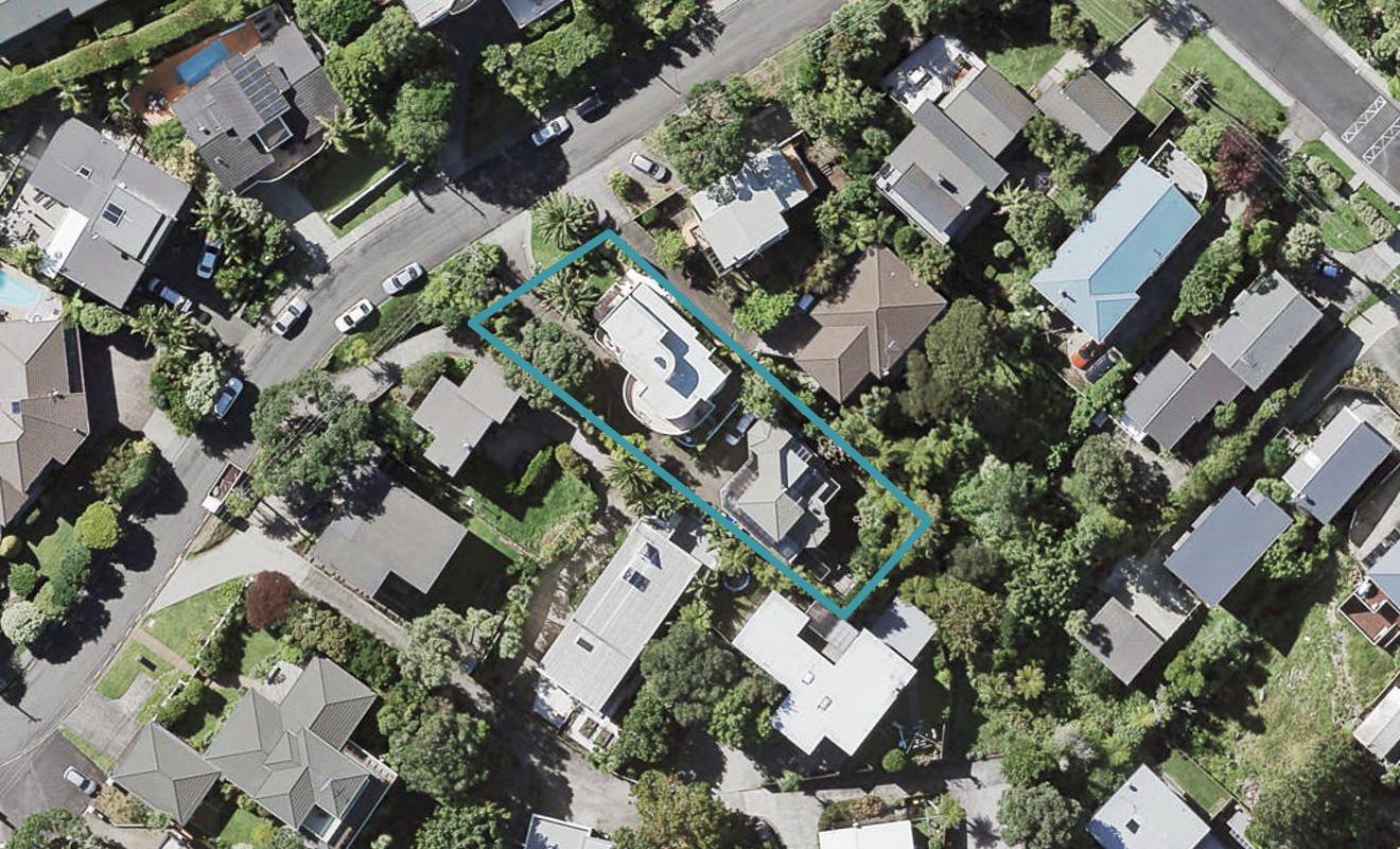 2/4 Parr Terrace, Castor Bay, Auckland - Carousel 1